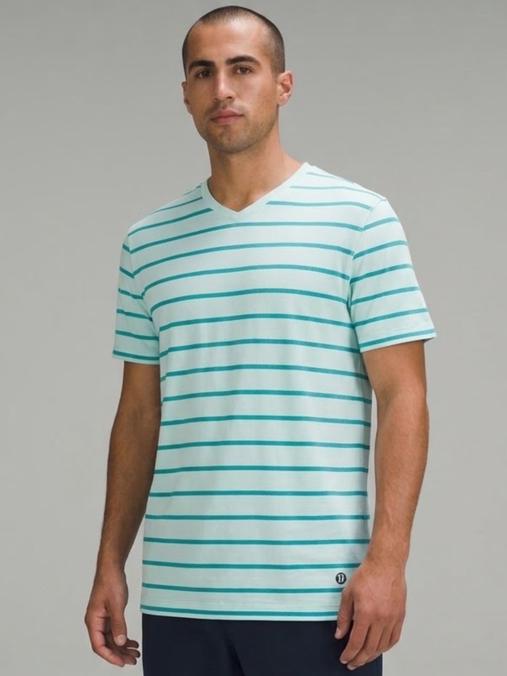 lululemom Men's 5 Year Basic V-Neck Striped Shirt Like New